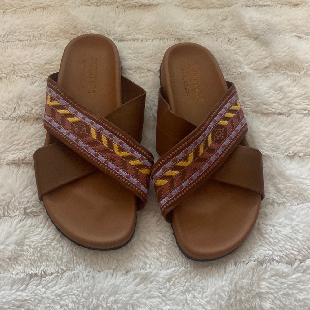 Johnny was Sandals with colorful embroidery detail